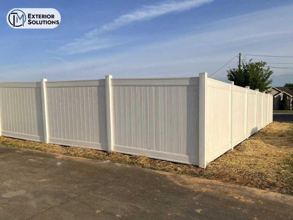 10 Stunning Vinyl Fence Designs for Home Transformation