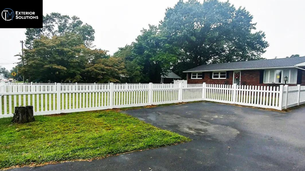 Vinyl Fence Installation in Pleasant View, TN: An Economical Choice for Homeowners
